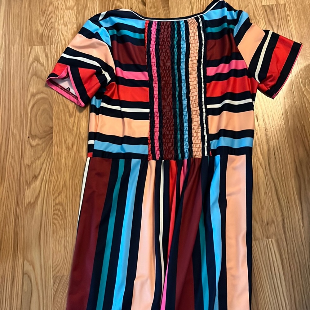 I don’t know the brand and it is a size small